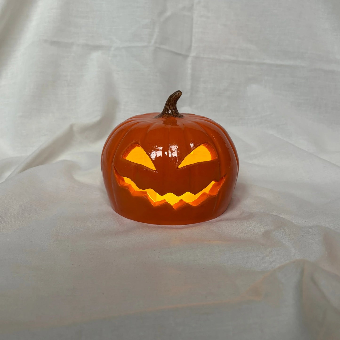Calabaza cerámica artesanal Hecho por Su, pintada a mano, iluminada, decoración rústica.
