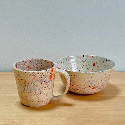 Mug de cerámica y bol Hecho por Su, cerámica artesanal pintada a mano, personalizada, salpicado multicolor.